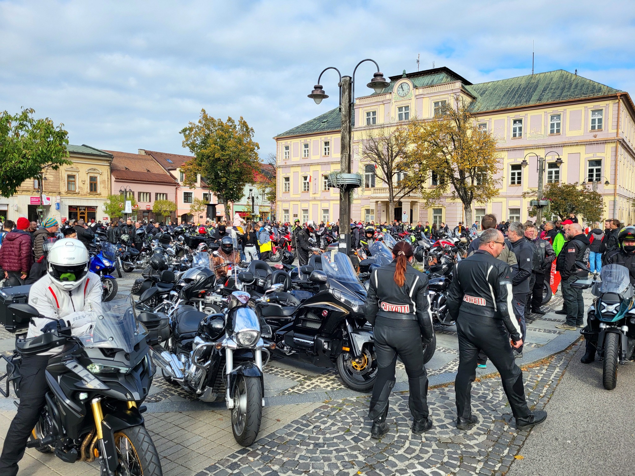 Motorkári ukončili jazdeckú sezónu symbolickou jazdou po Liptove