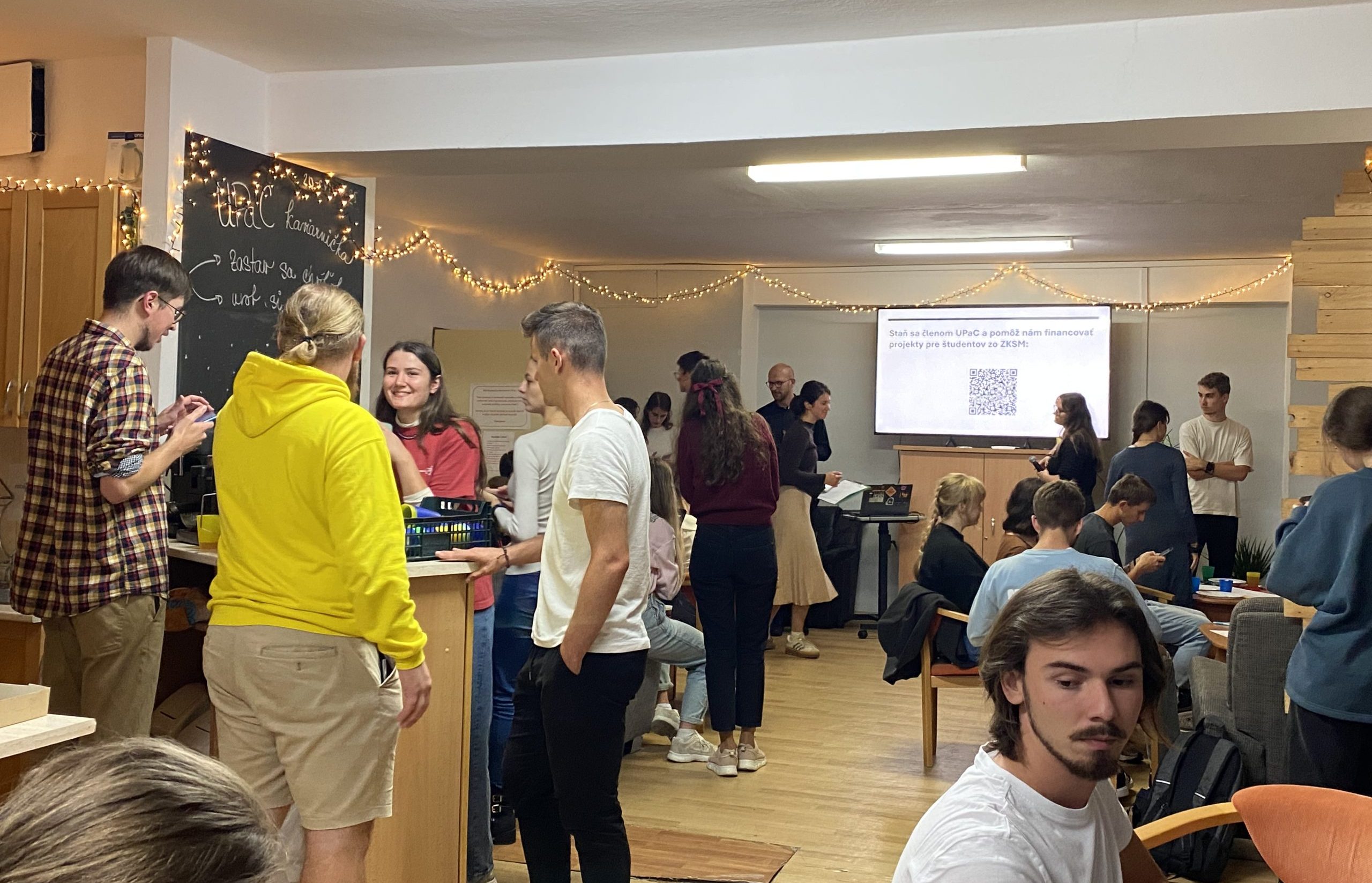 Zoznamovacia párty – večer plný smiechu a nových priateľstiev