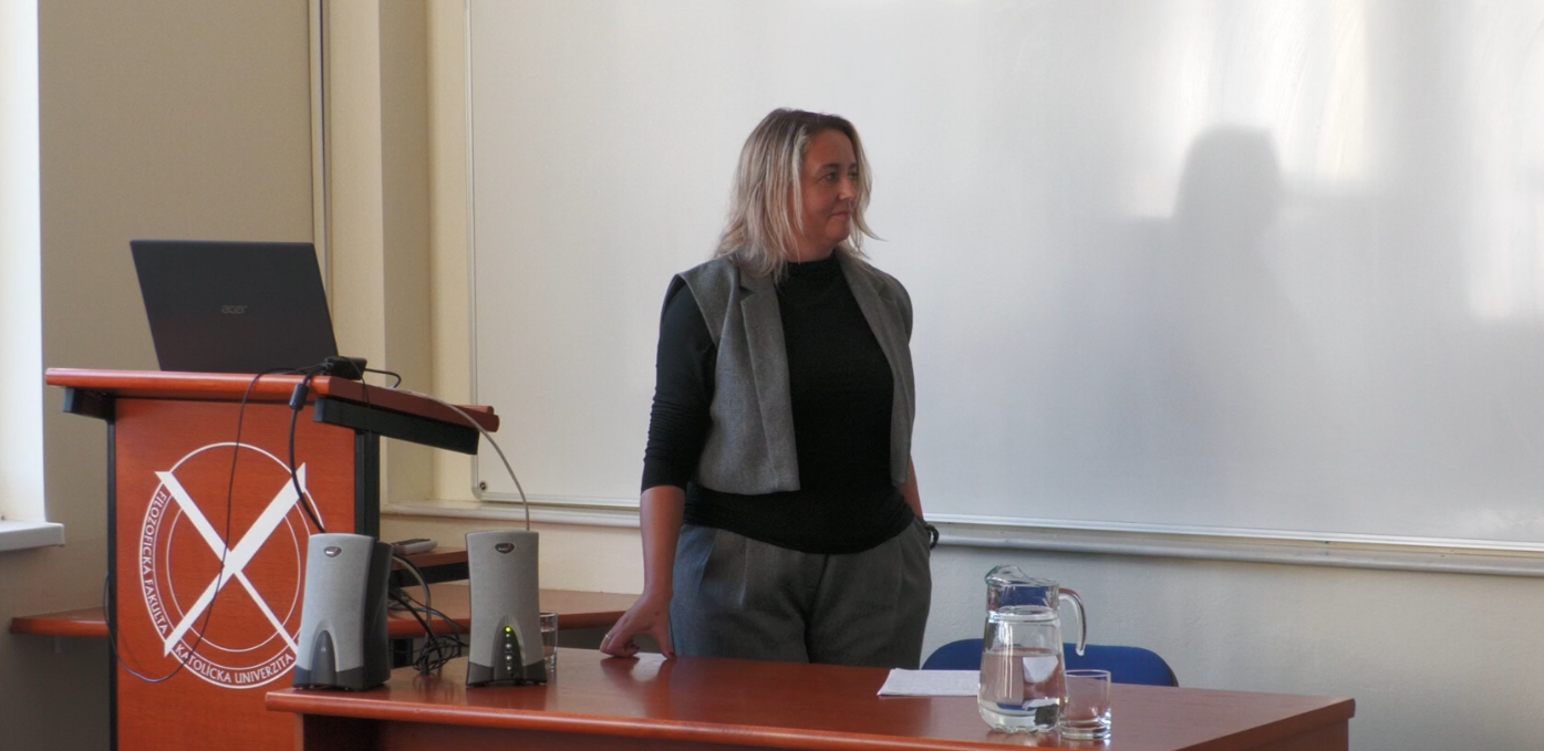 Novinársky boj o informácie v ohnisku vojnovej fronty