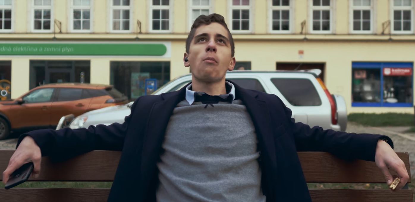 RECENZIA: Choval jsem se slušně