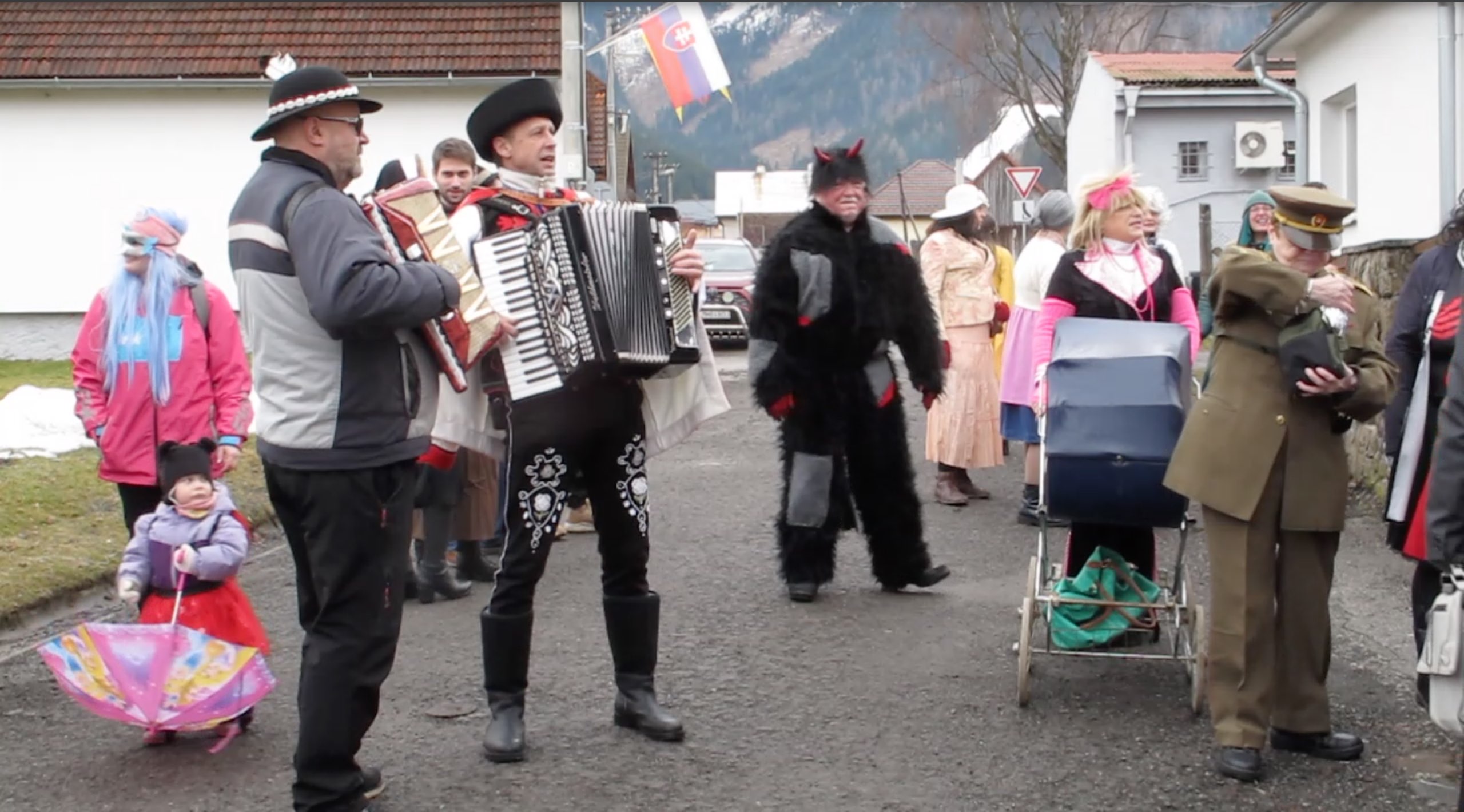  Fašiangový sprievod na vidieku