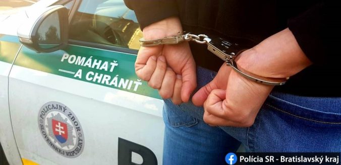 Pred 20 rokmi bola kriminalita na Slovensku takmer trikrát vyššia ako dnes