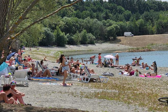 Mestská pláž na Liptovskej Mare:        Dovolenkový hit alebo sklamanie sezóny? 