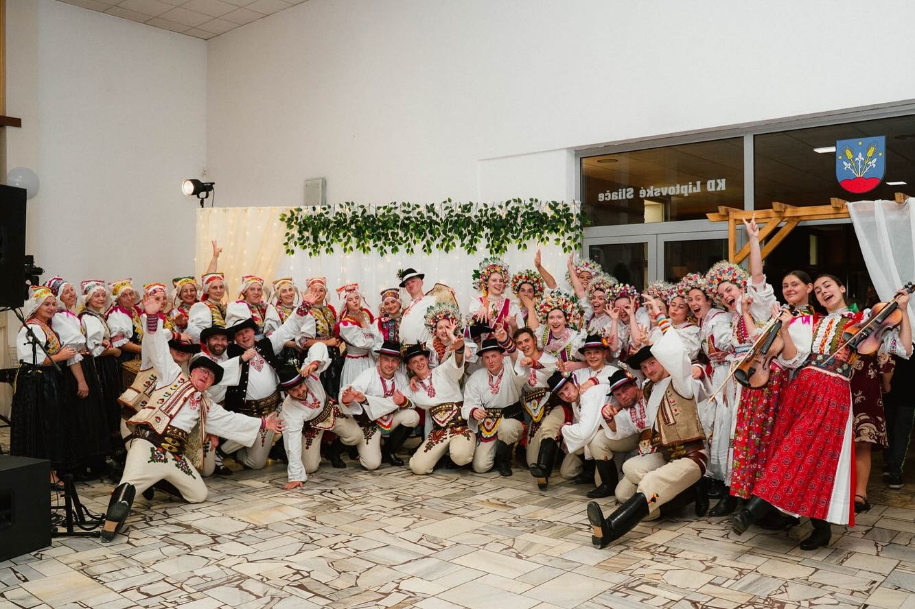  Folklórna skupina Sliačanka reprezentuje Liptovský Región 90. rokov 